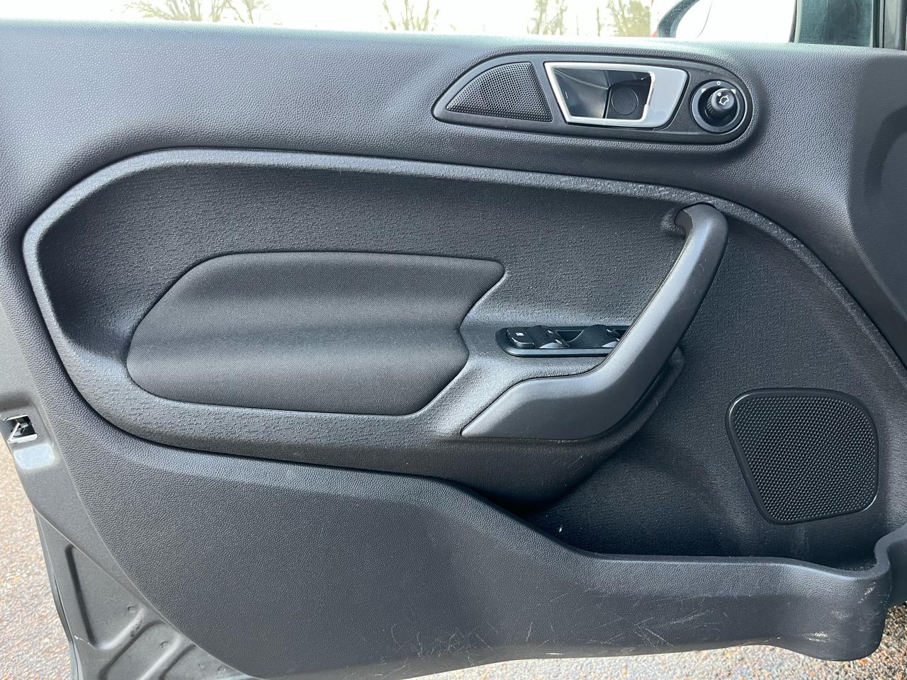 Ford Fiesta 5dr HB SE 2016