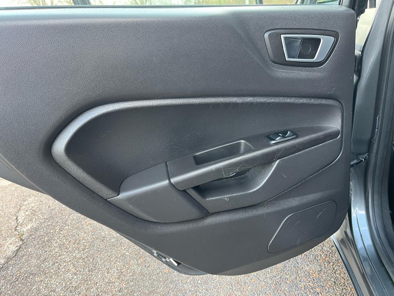 Ford Fiesta 5dr HB SE 2016