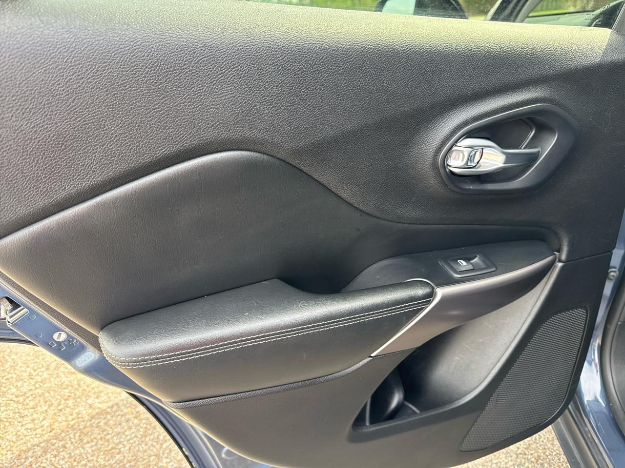 Jeep Cherokee Limited FWD 2019