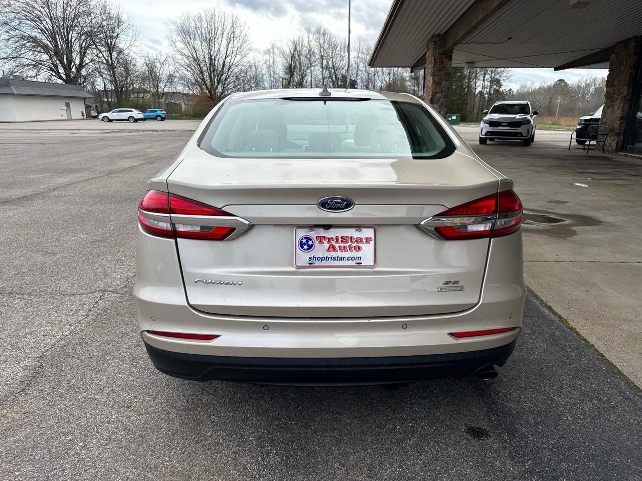 Ford Fusion SE FWD 2019
