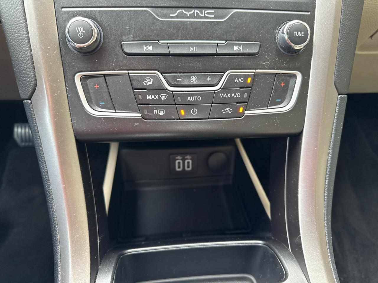 Ford Fusion SE FWD 2019