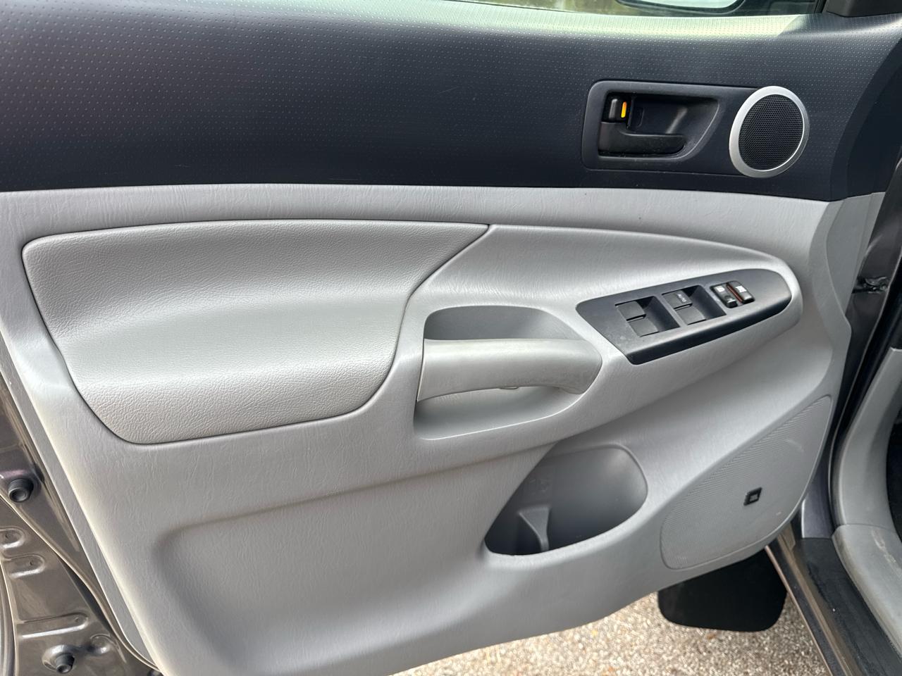 Toyota Tacoma 2WD Double Cab V6 AT PreRunner (Natl) 2012