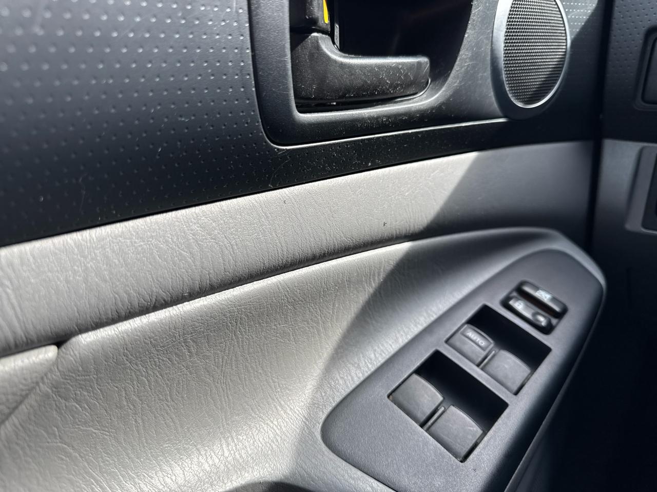 Toyota Tacoma 2WD Double Cab V6 AT PreRunner (Natl) 2012