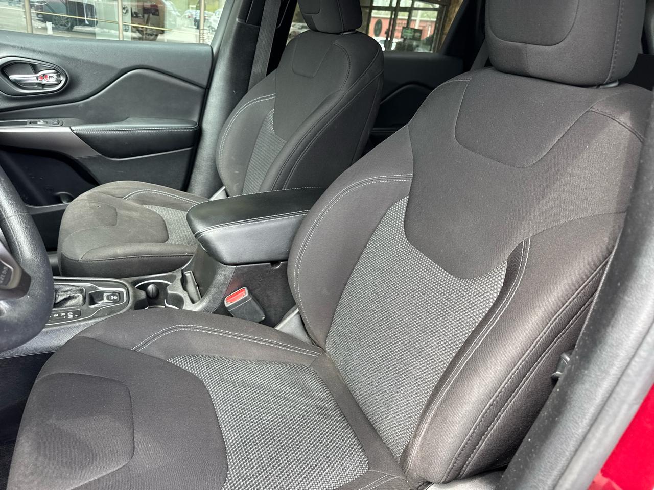 Jeep Cherokee Latitude FWD 2019