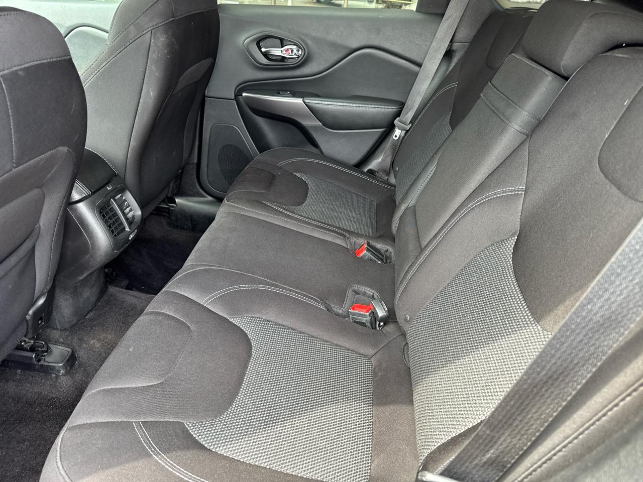 Jeep Cherokee Latitude FWD 2019