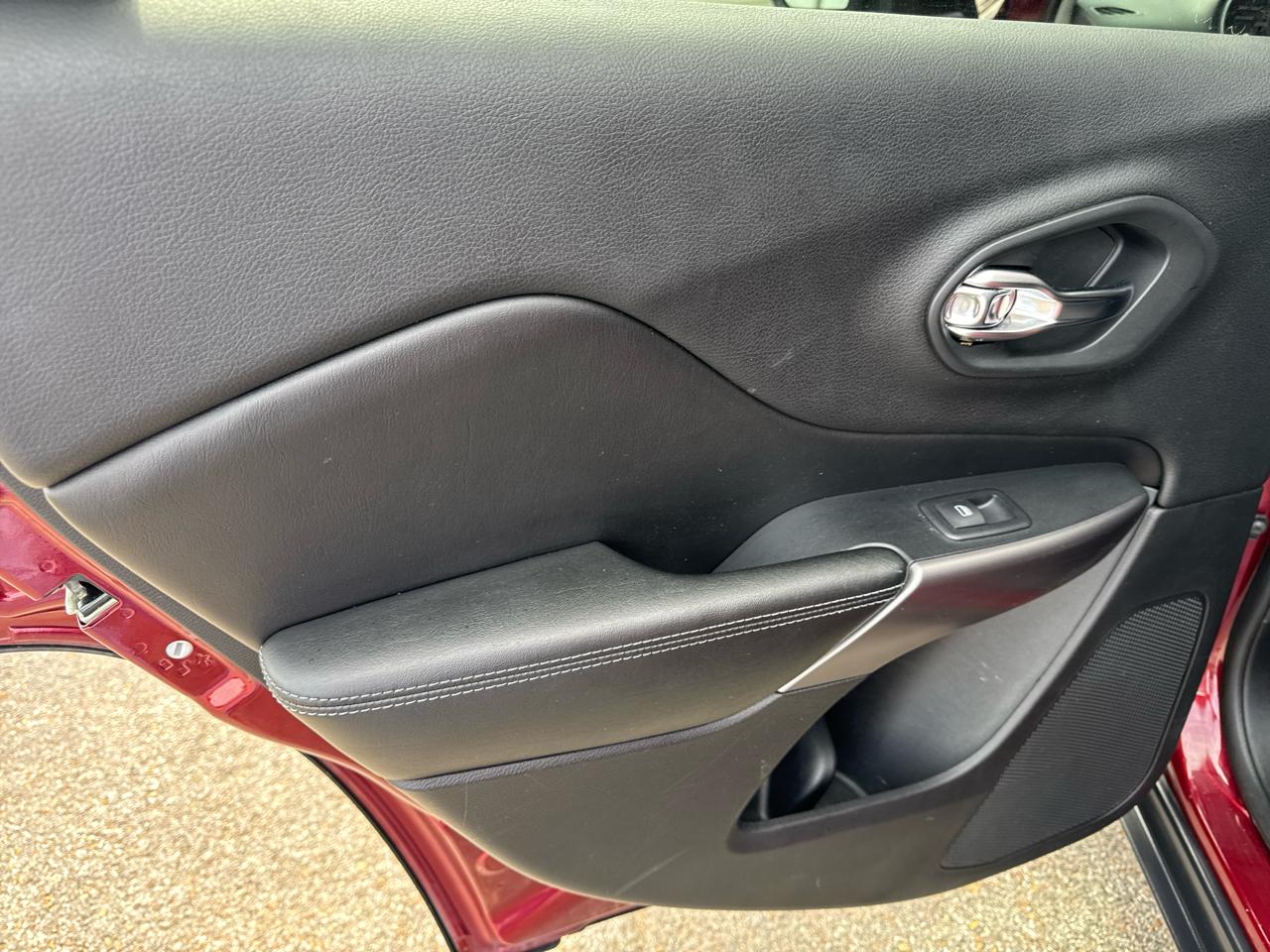 Jeep Cherokee Latitude FWD 2019