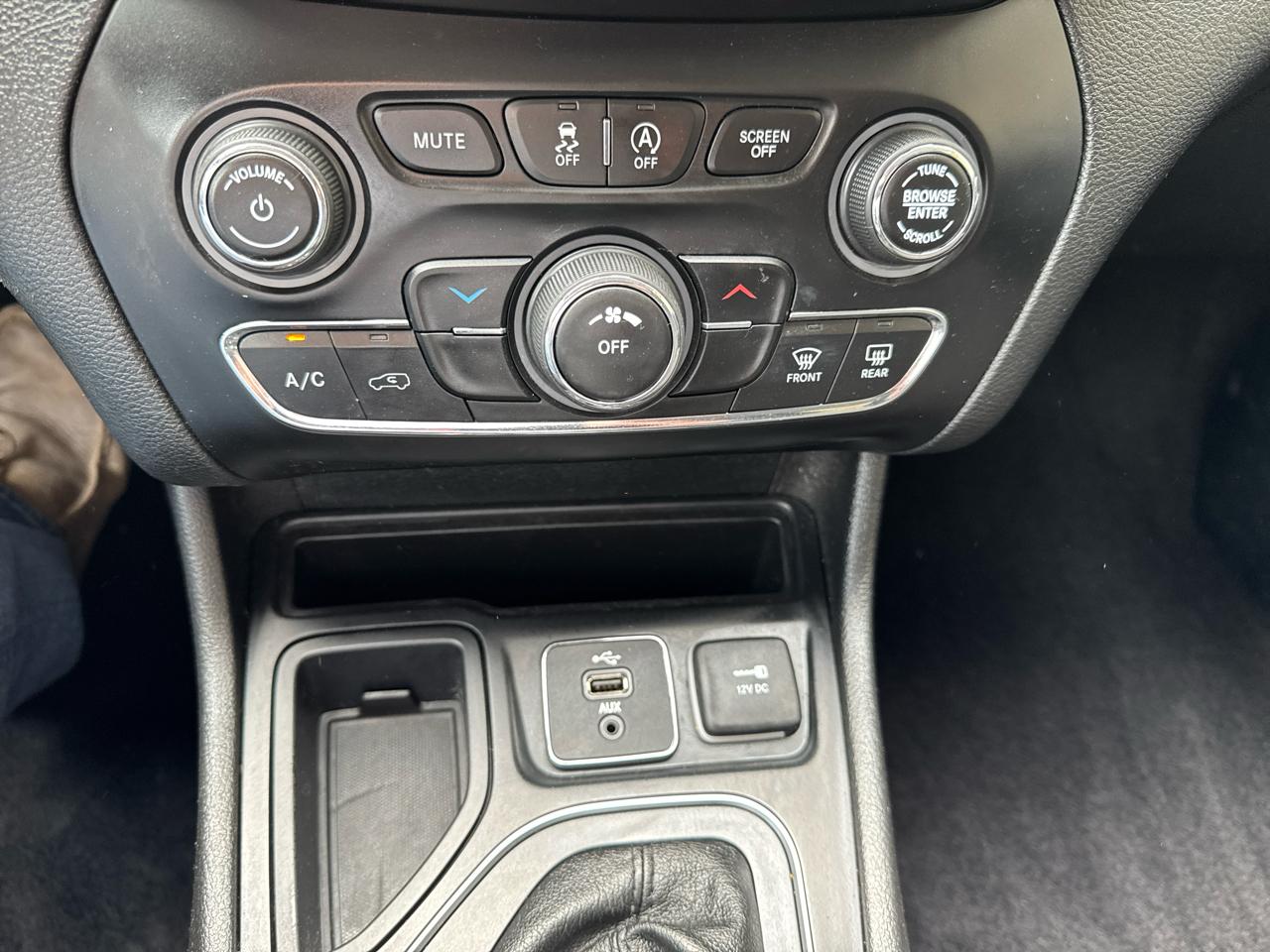 Jeep Cherokee Latitude FWD 2019