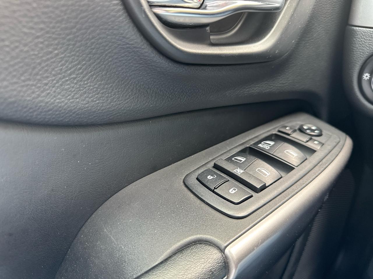 Jeep Cherokee Latitude FWD 2019