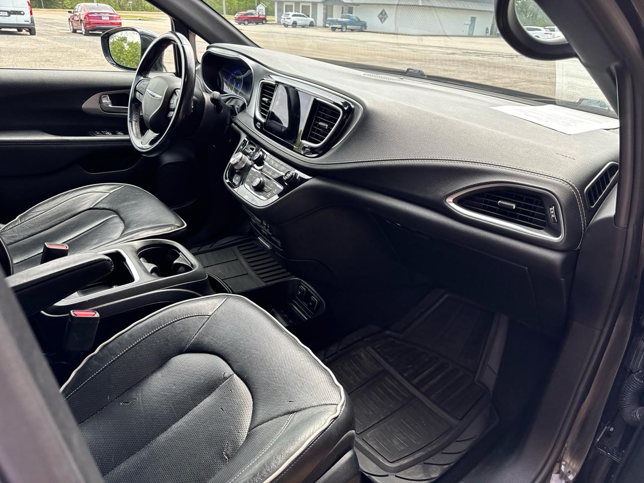 Chrysler Pacifica Limited FWD 2019