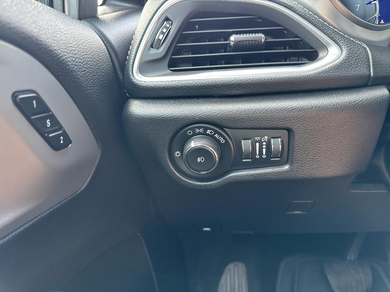 Chrysler Pacifica Limited FWD 2019