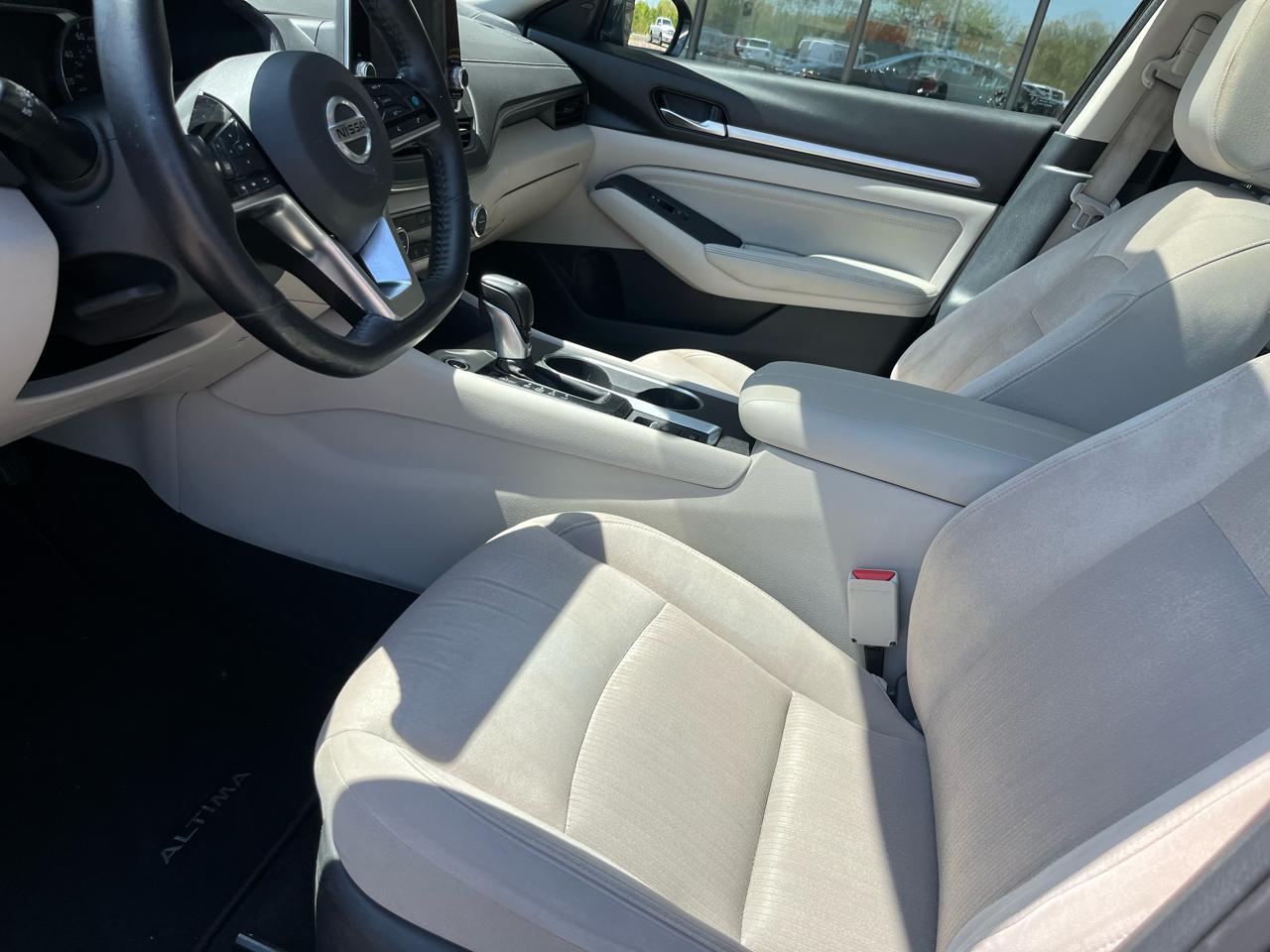 Nissan Altima 2.5 SV Sedan 2019