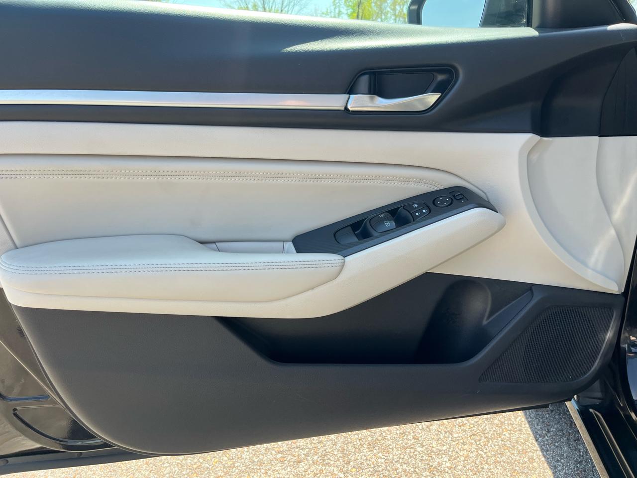 Nissan Altima 2.5 SV Sedan 2019