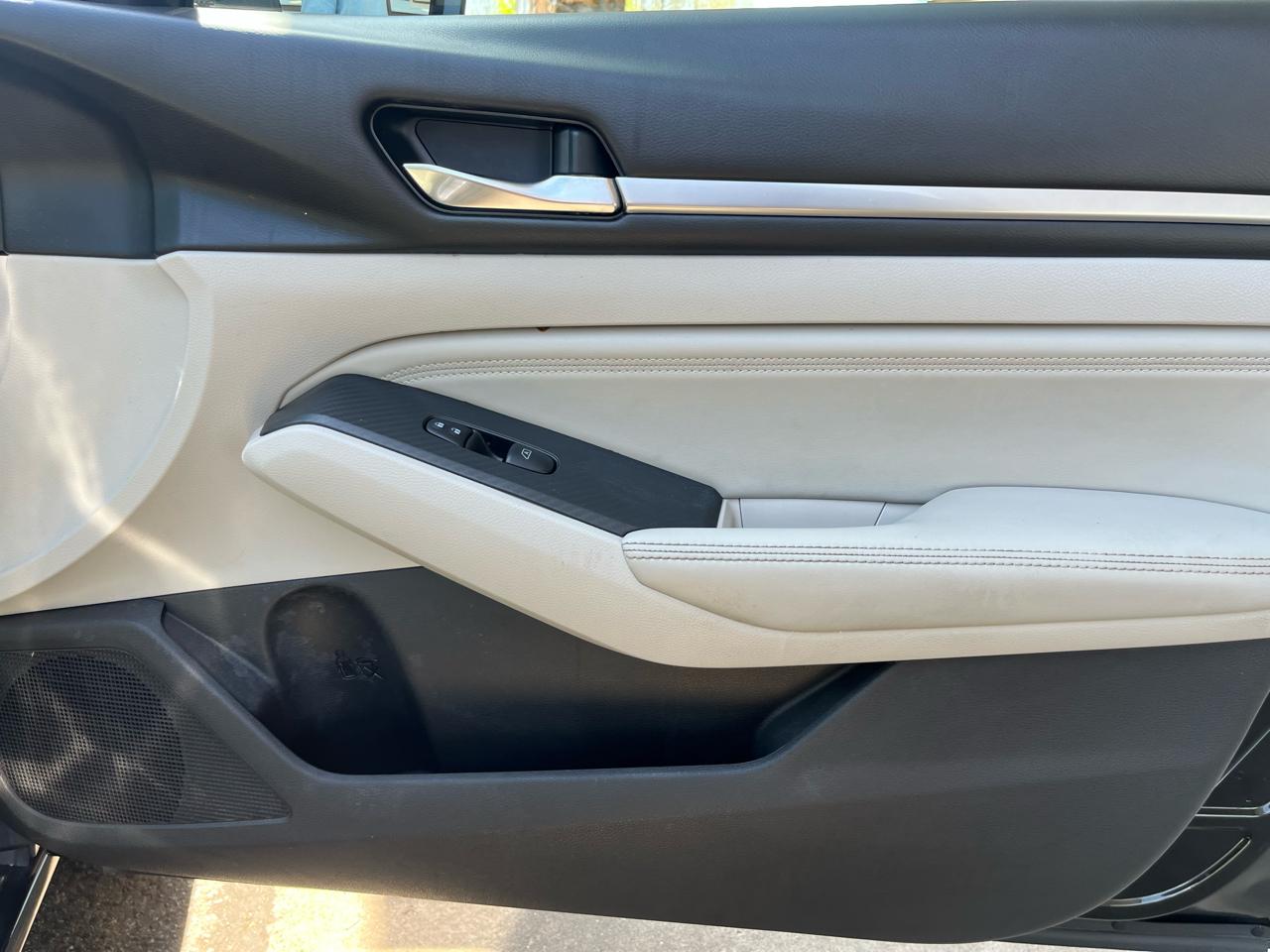 Nissan Altima 2.5 SV Sedan 2019