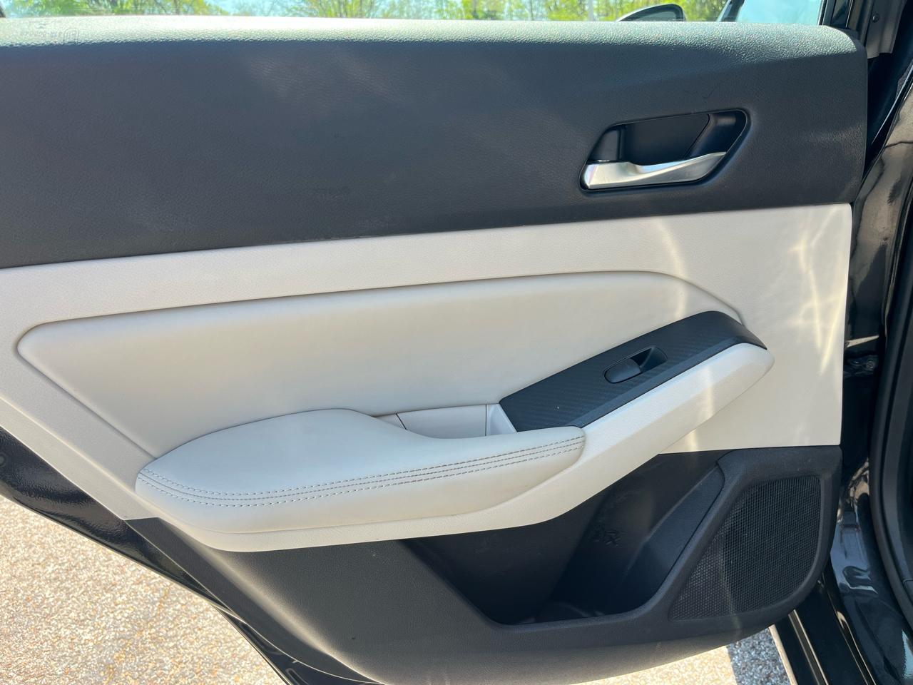 Nissan Altima 2.5 SV Sedan 2019