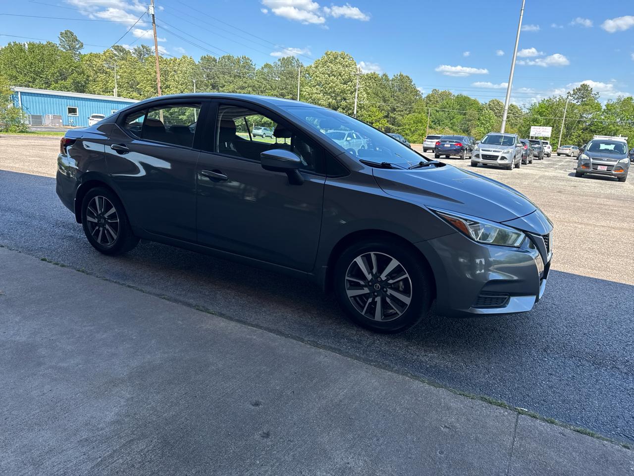 Nissan Versa SV CVT 2021