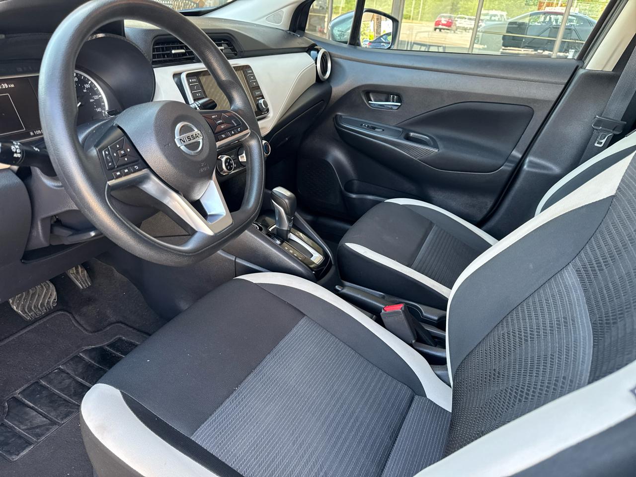 Nissan Versa SV CVT 2021