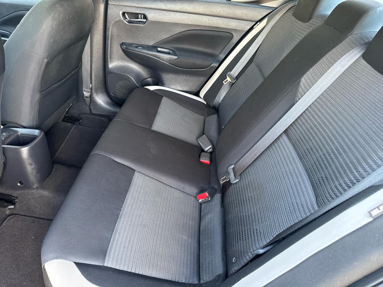 Nissan Versa SV CVT 2021