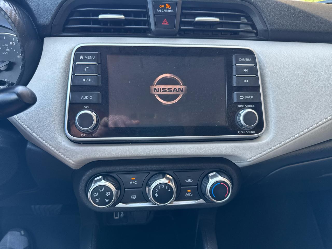 Nissan Versa SV CVT 2021