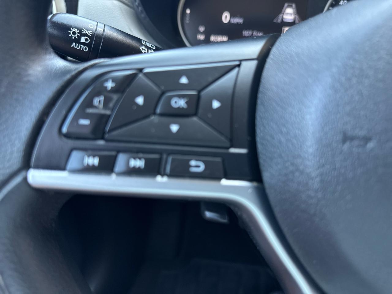 Nissan Versa SV CVT 2021