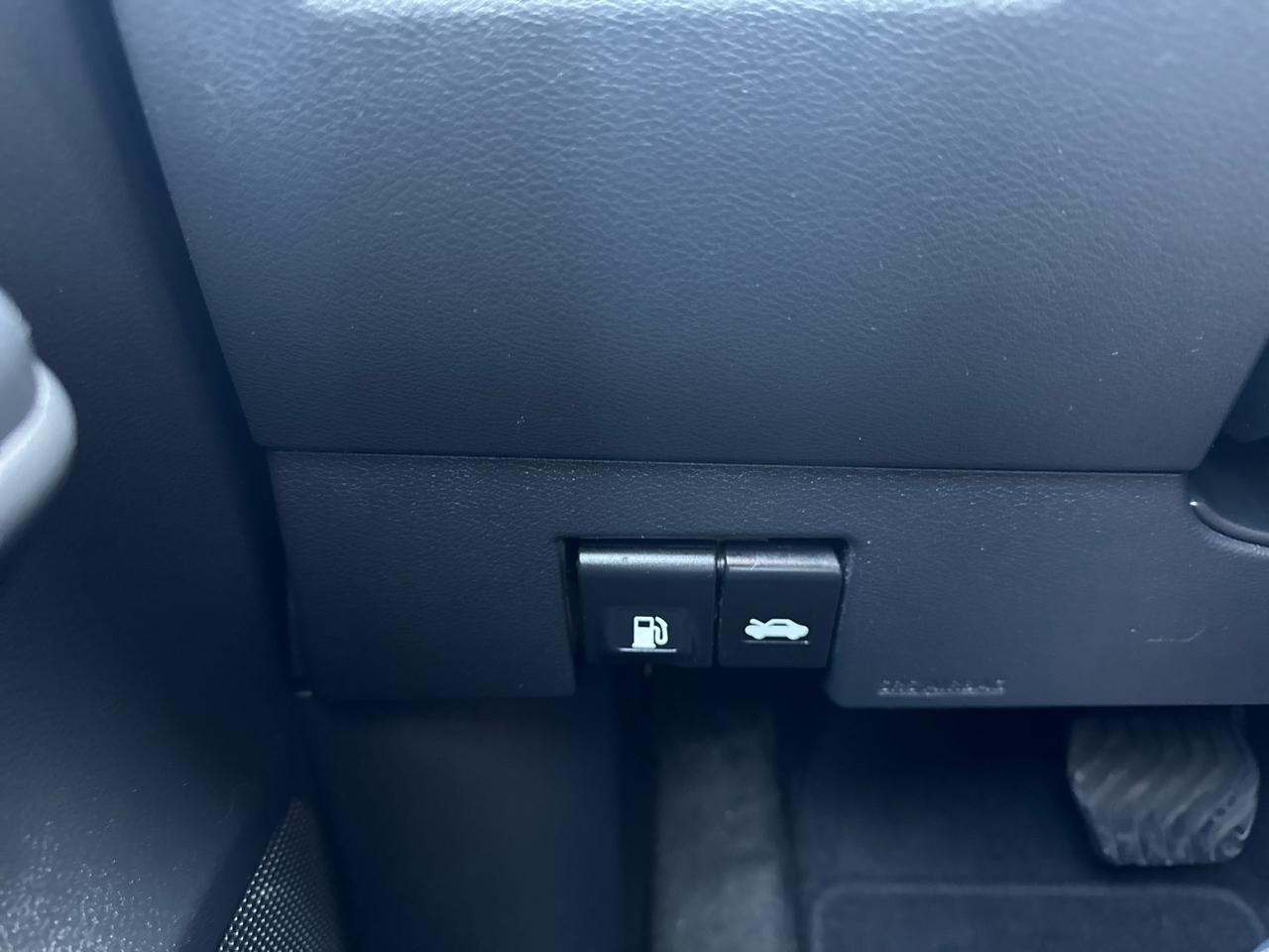 Nissan Versa SV CVT 2021