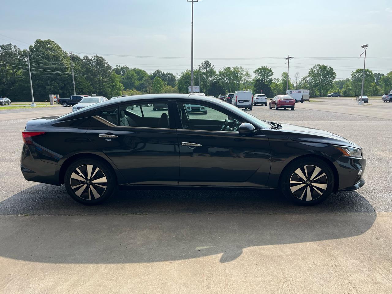 Nissan Altima 2.5 SV Sedan 2022