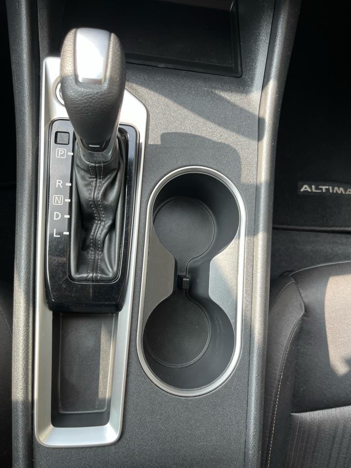 Nissan Altima 2.5 SV Sedan 2022
