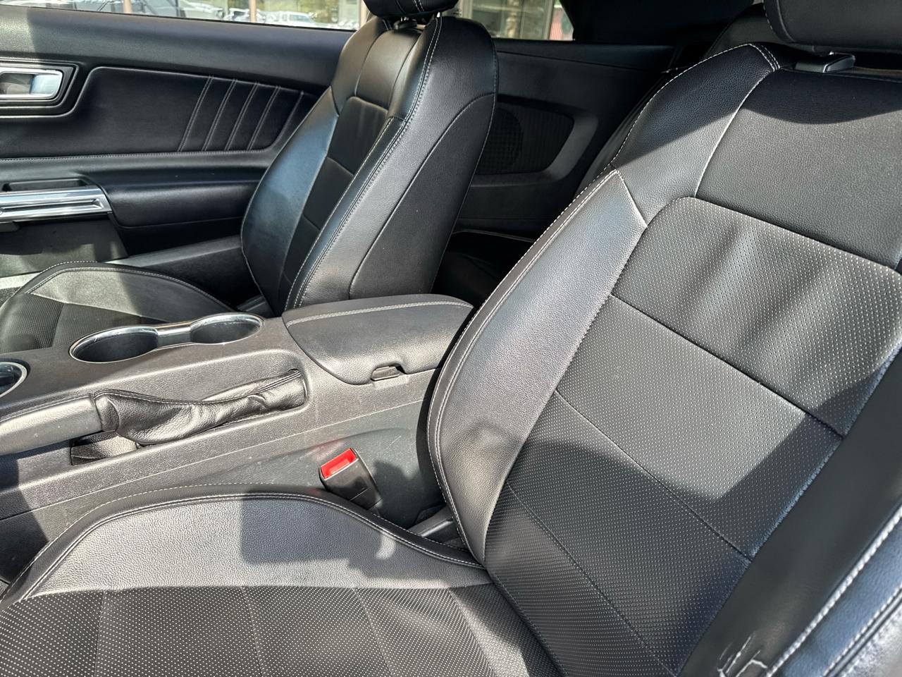 Ford Mustang EcoBoost Convertible 2021