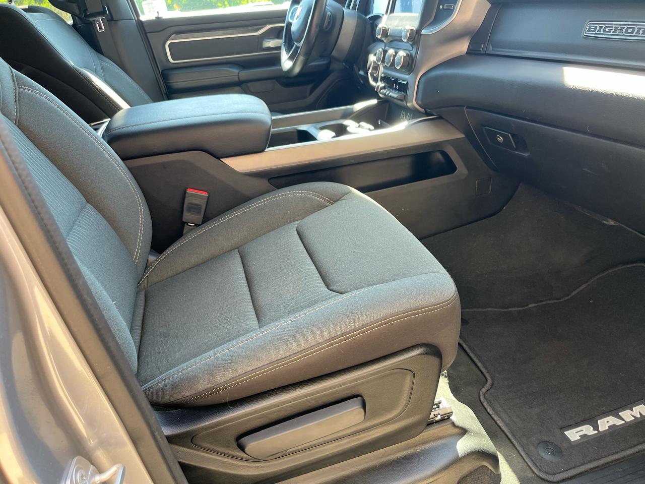 RAM 1500 Big Horn 4x4 Crew Cab 5'7" Box 2022
