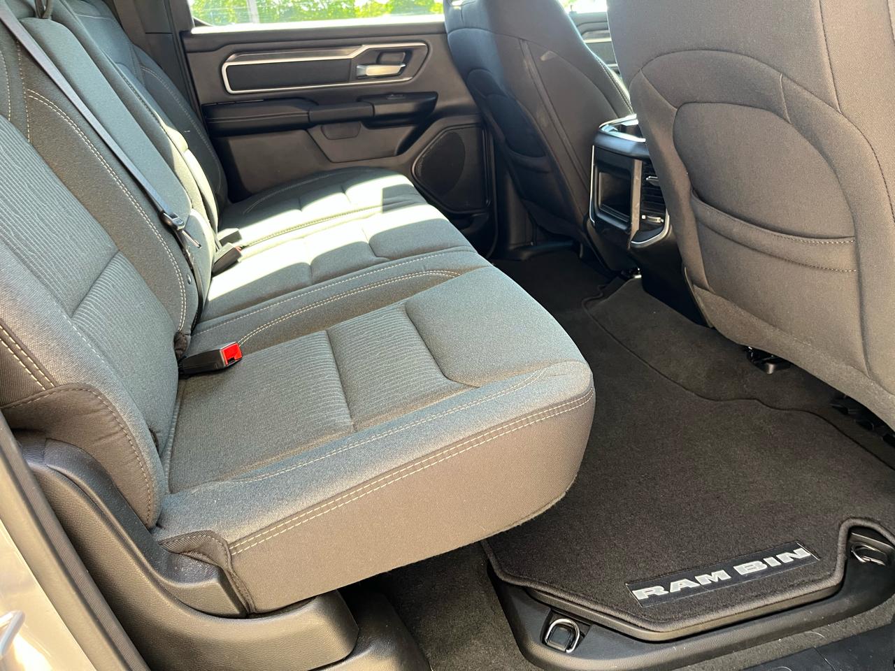 RAM 1500 Big Horn 4x4 Crew Cab 5'7" Box 2022
