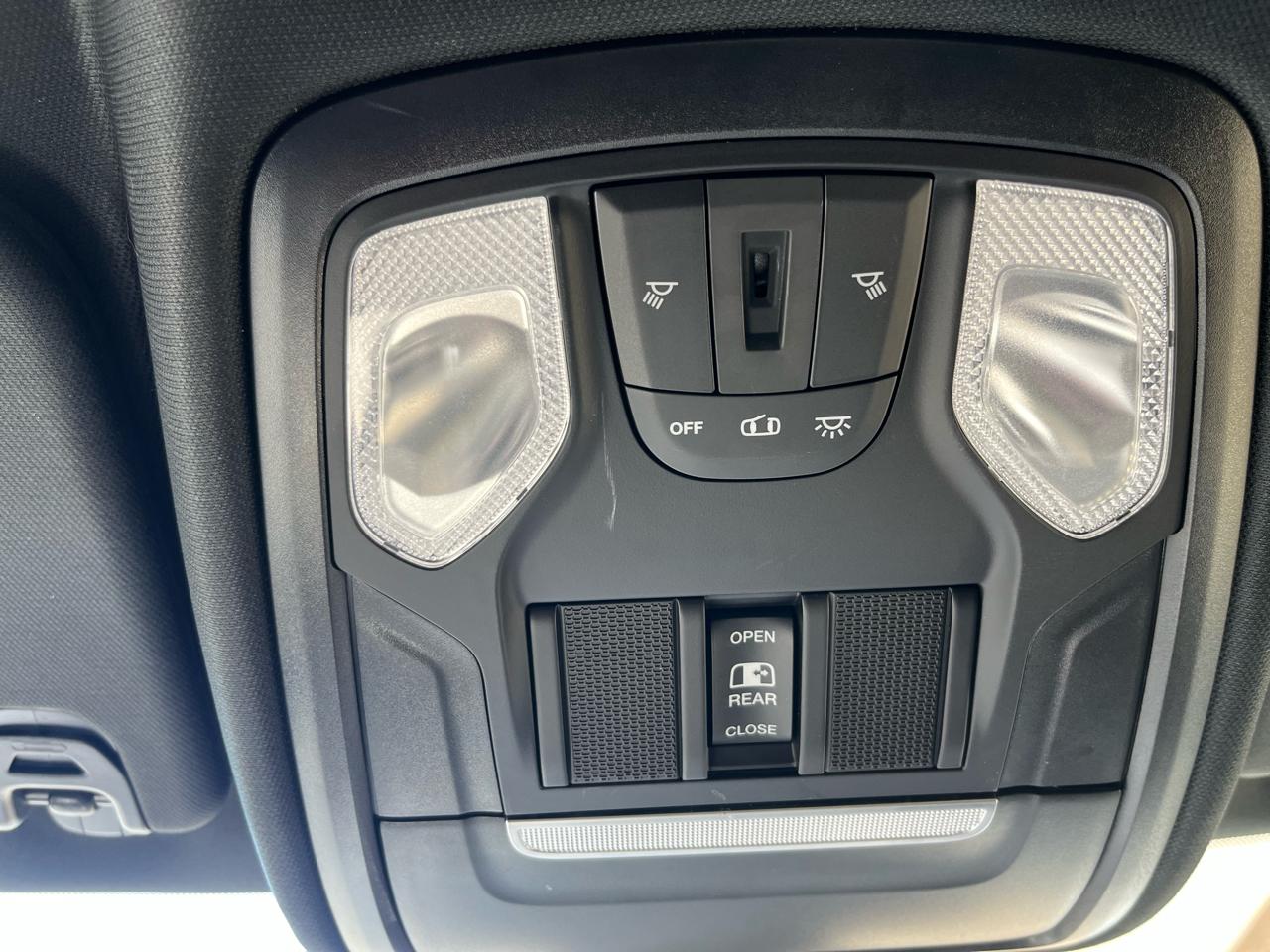 RAM 1500 Big Horn 4x4 Crew Cab 5'7" Box 2022