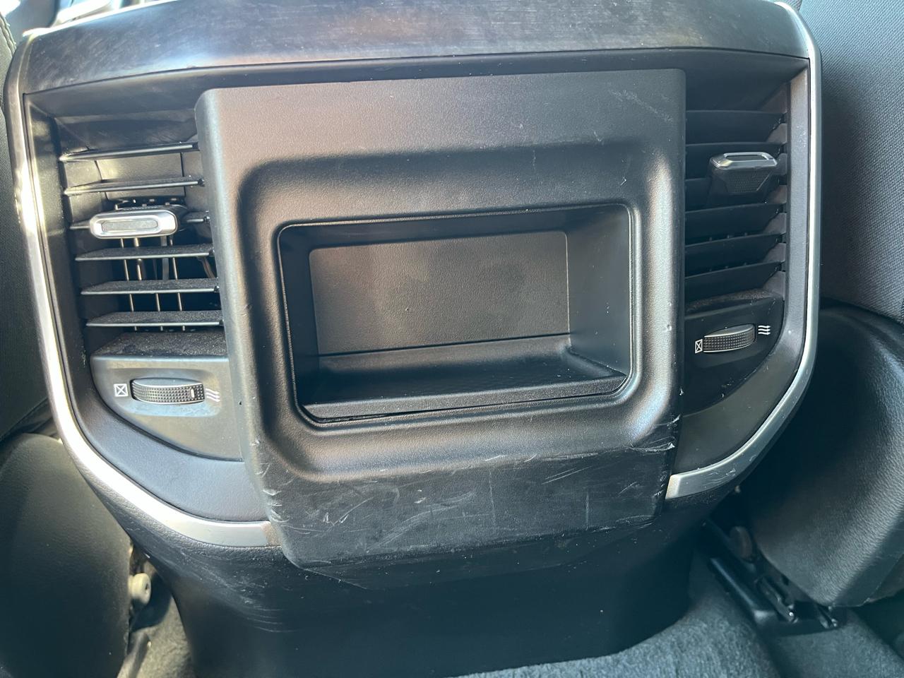 RAM 1500 Big Horn 4x4 Crew Cab 5'7" Box 2022