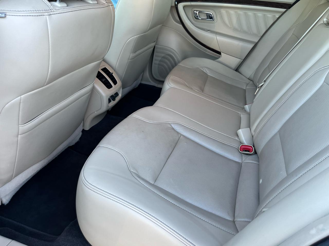 Ford Taurus Limited FWD 2018