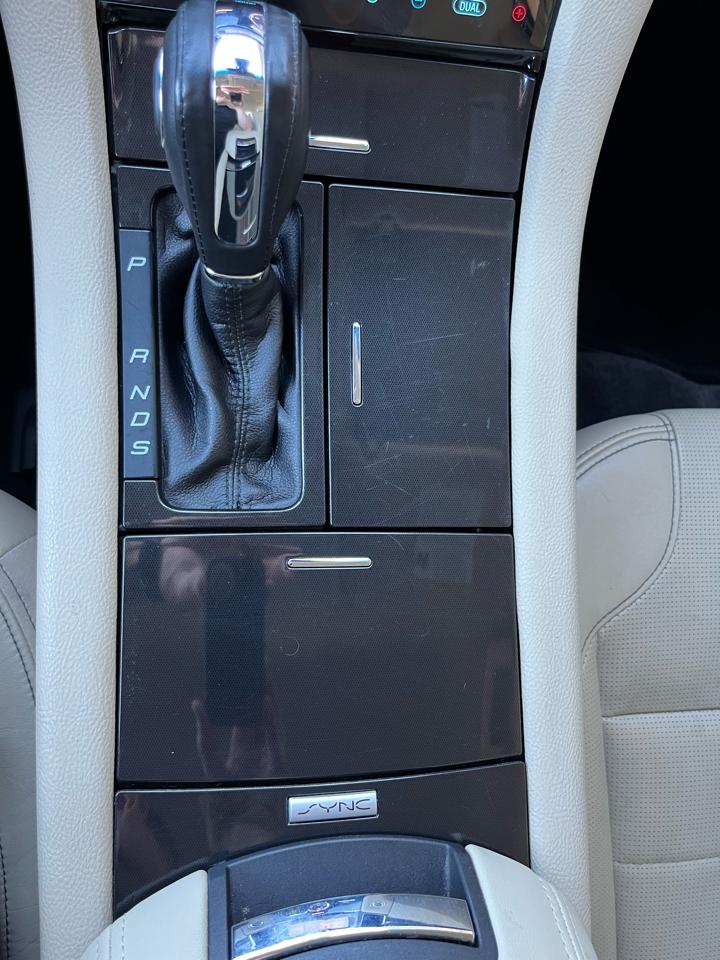 Ford Taurus Limited FWD 2018