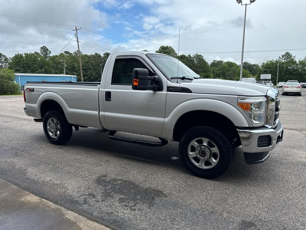 Ford Super Duty F-250 SRW XL 4WD Reg Cab 8' Box 2016