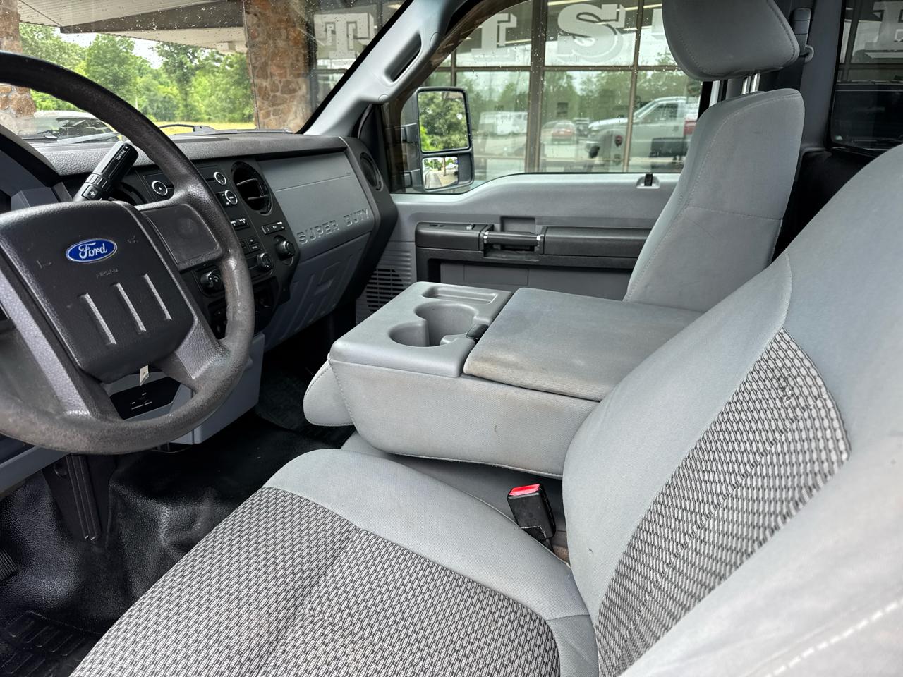 Ford Super Duty F-250 SRW XL 4WD Reg Cab 8' Box 2016