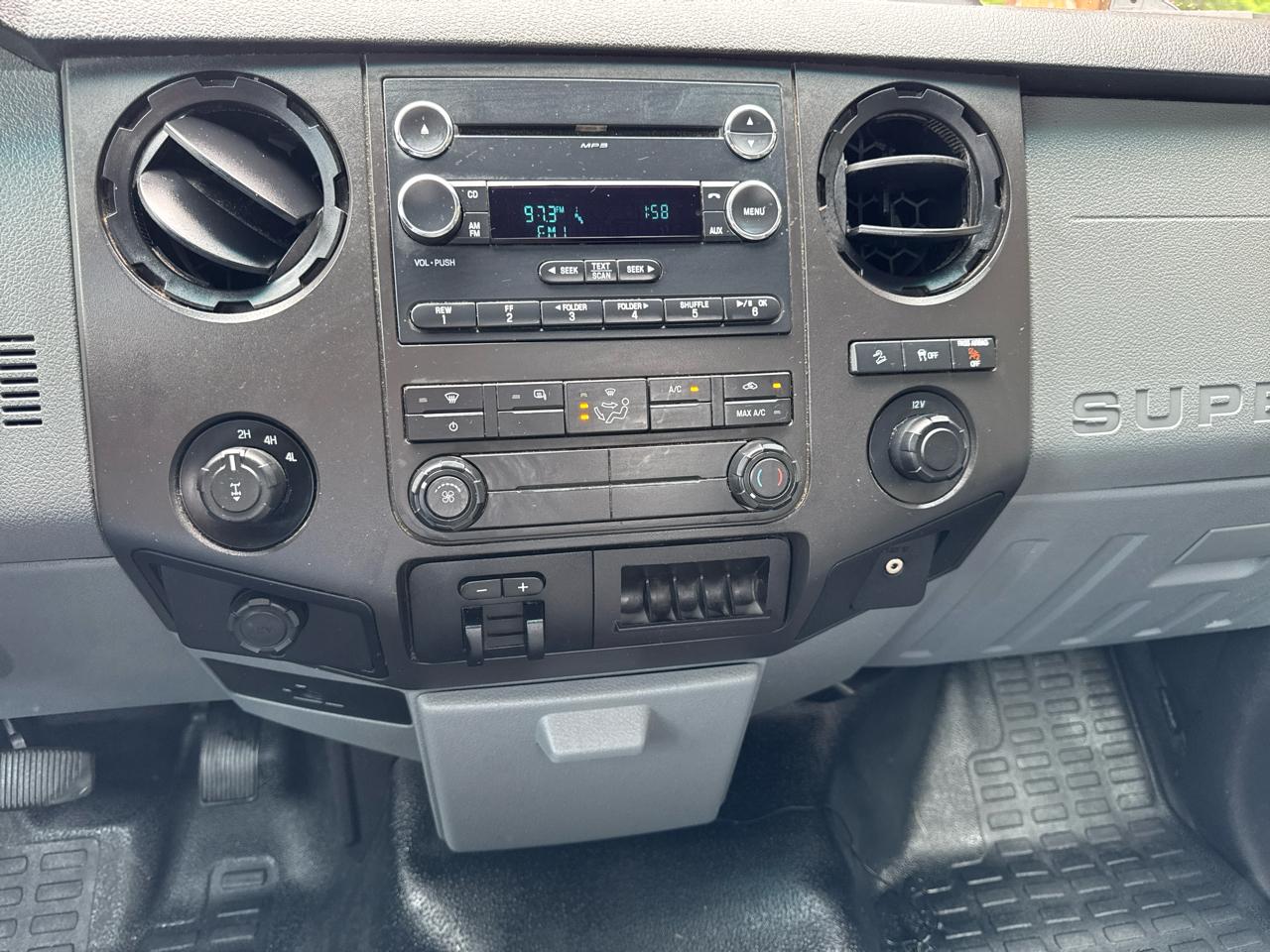 Ford Super Duty F-250 SRW XL 4WD Reg Cab 8' Box 2016