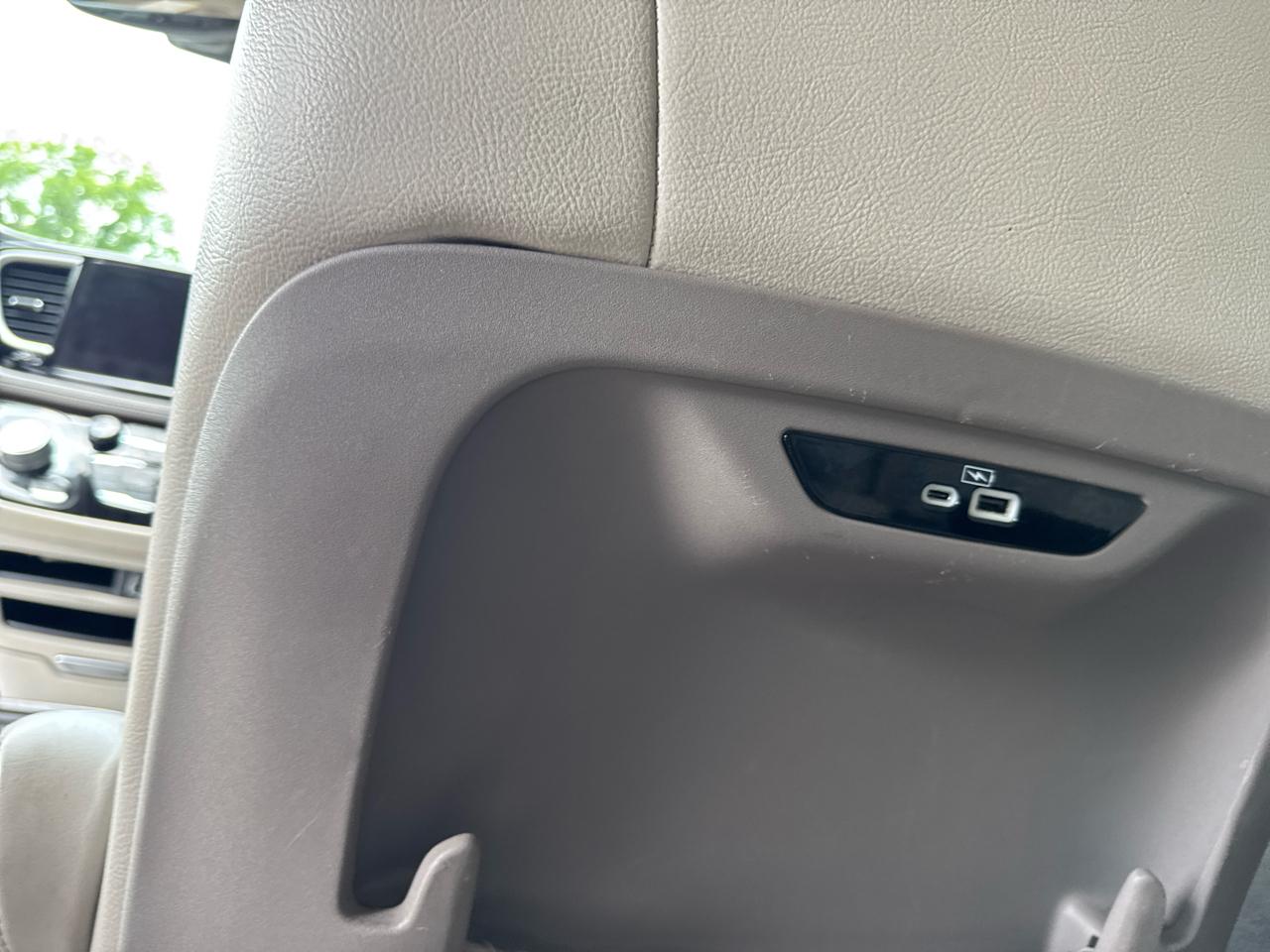 Chrysler Pacifica Touring L FWD 2021