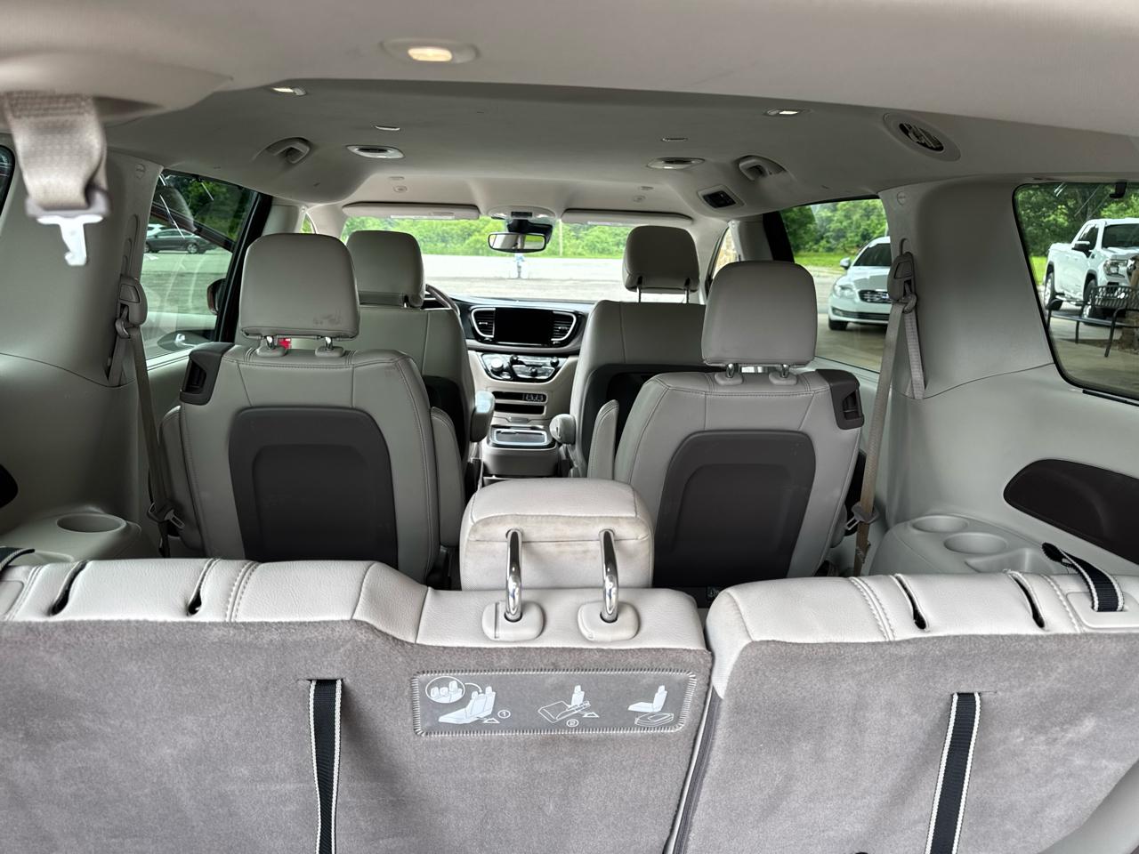 Chrysler Pacifica Touring L FWD 2021