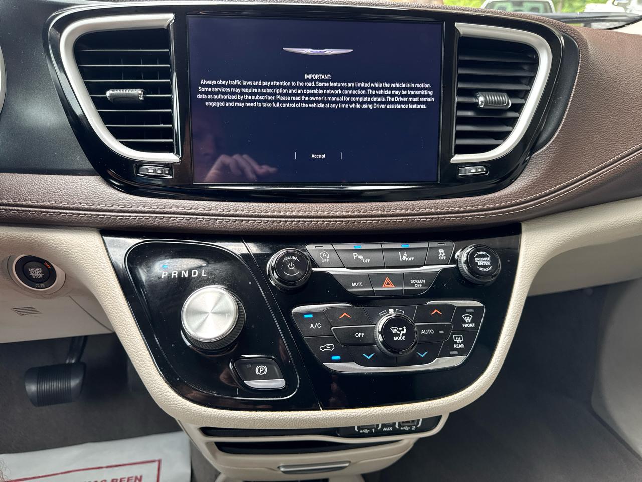 Chrysler Pacifica Touring L FWD 2021