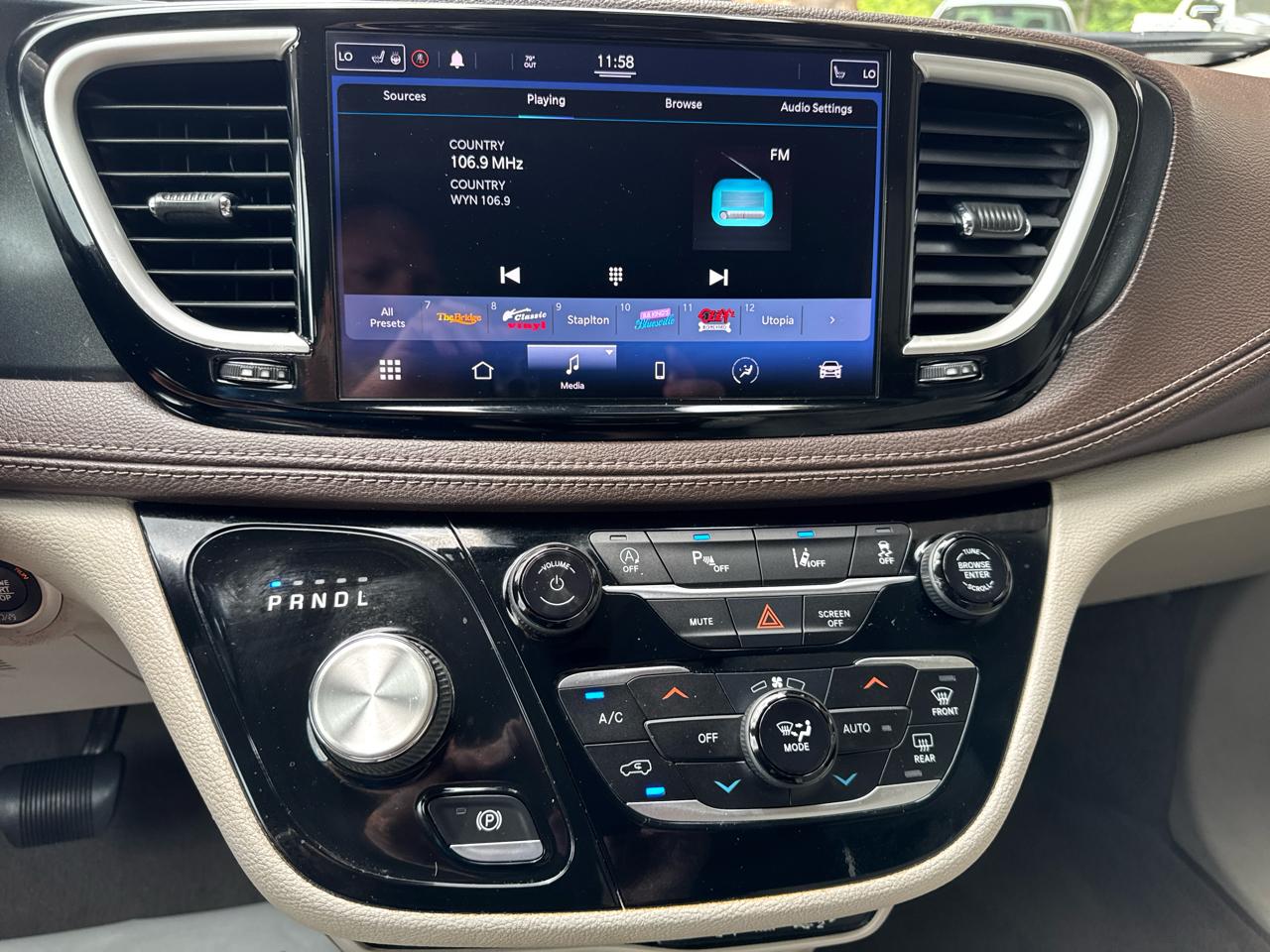 Chrysler Pacifica Touring L FWD 2021