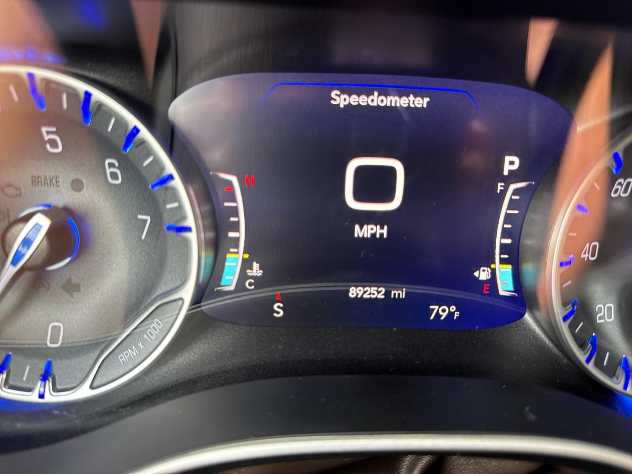 Chrysler Pacifica Touring L FWD 2021