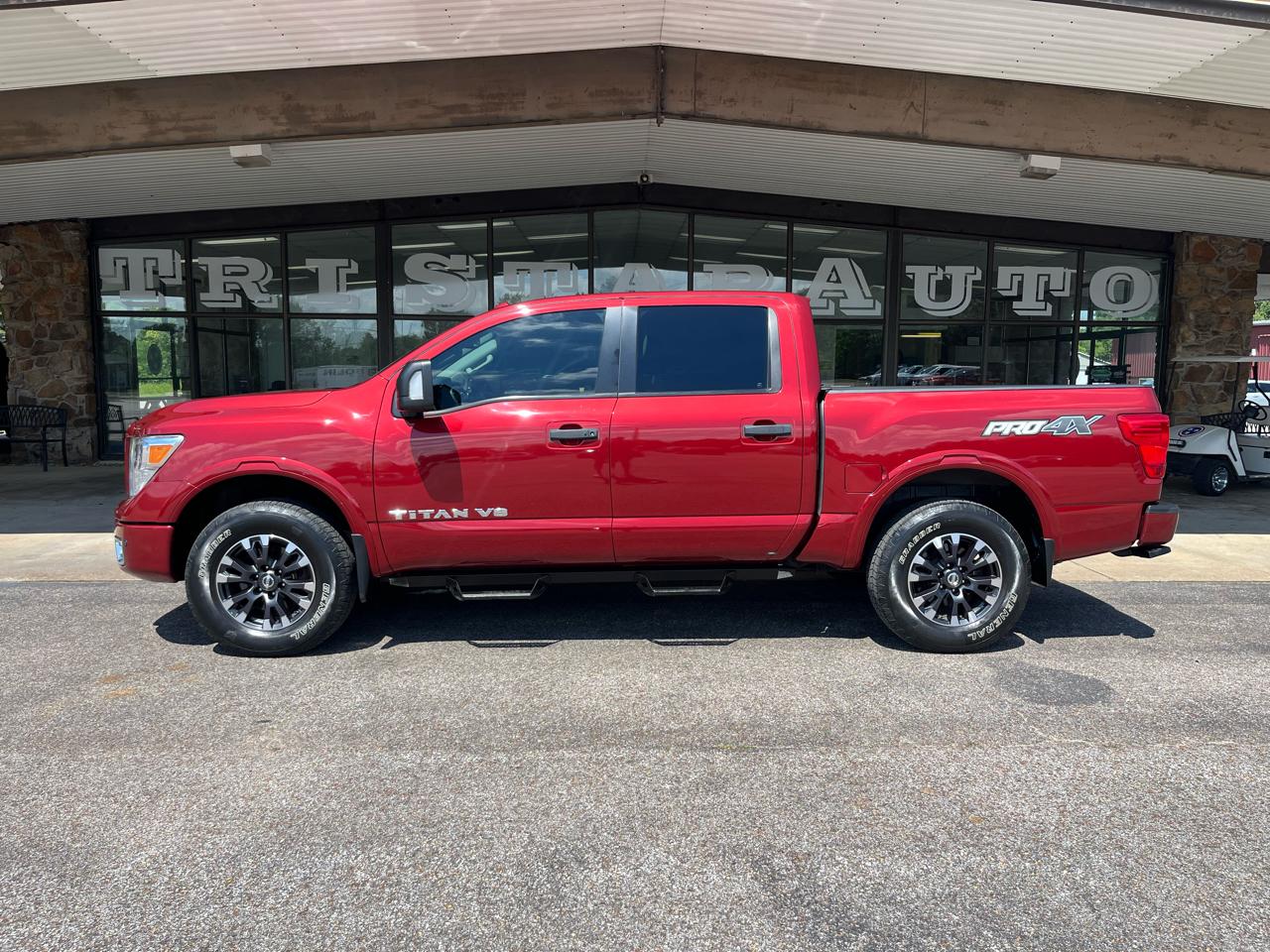 Nissan Titan 4x4 Crew Cab PRO-4X 2018