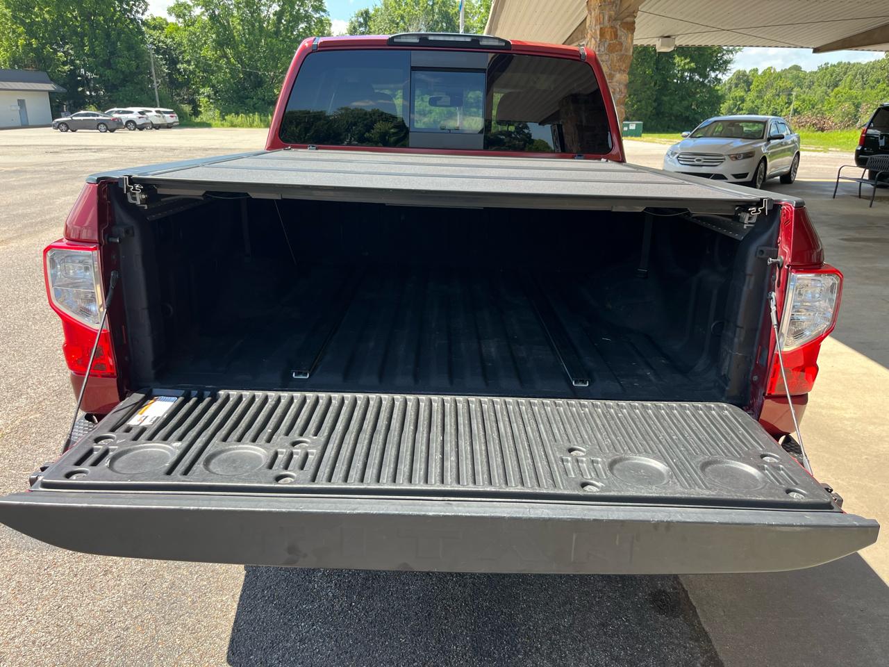 Nissan Titan 4x4 Crew Cab PRO-4X 2018