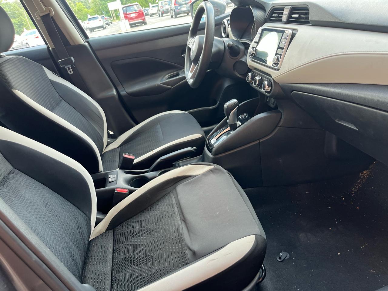 Nissan Versa SV CVT 2021