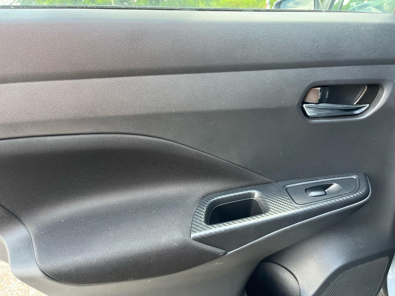 Nissan Versa SV CVT 2021