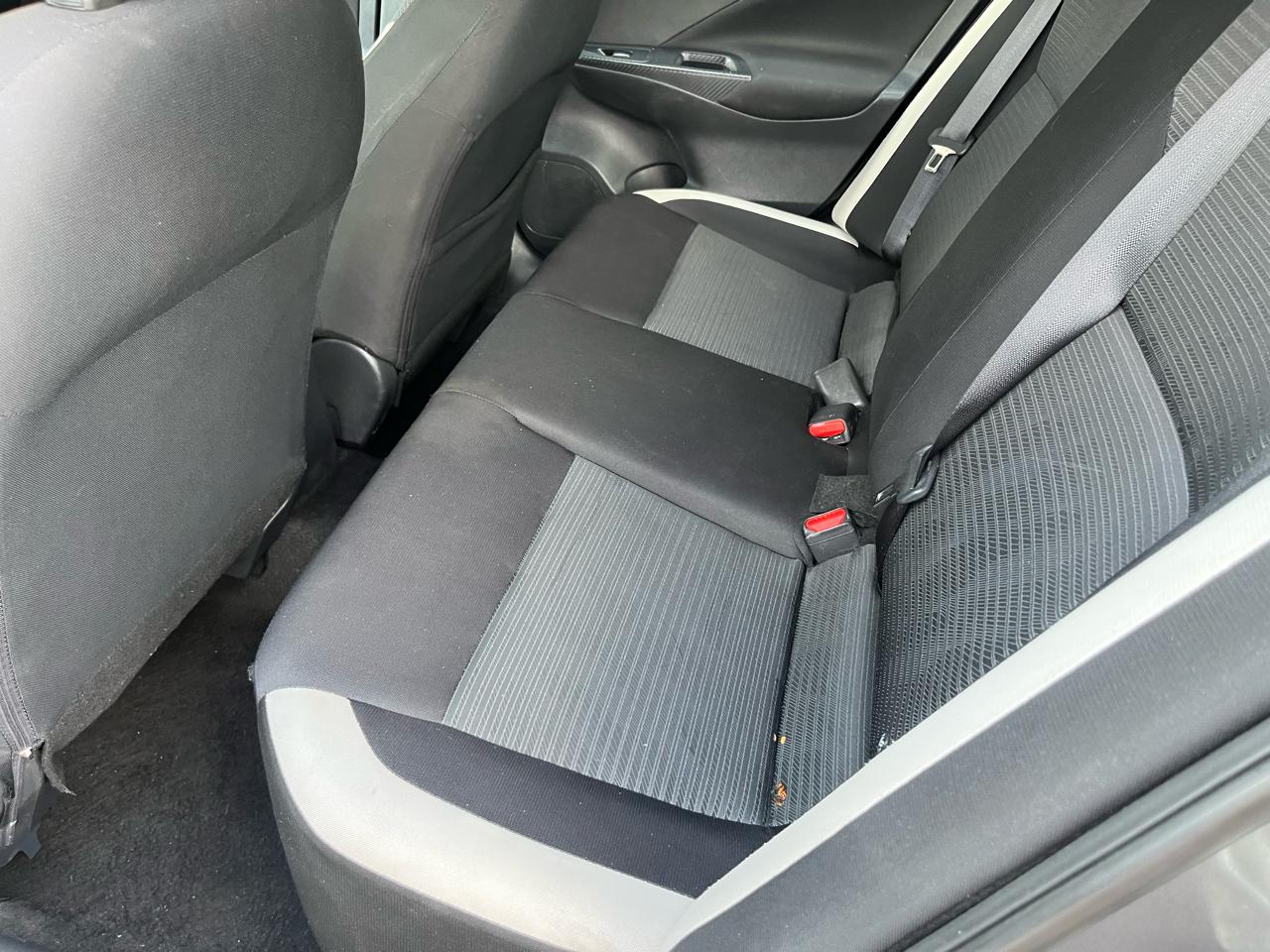 Nissan Versa SV CVT 2021