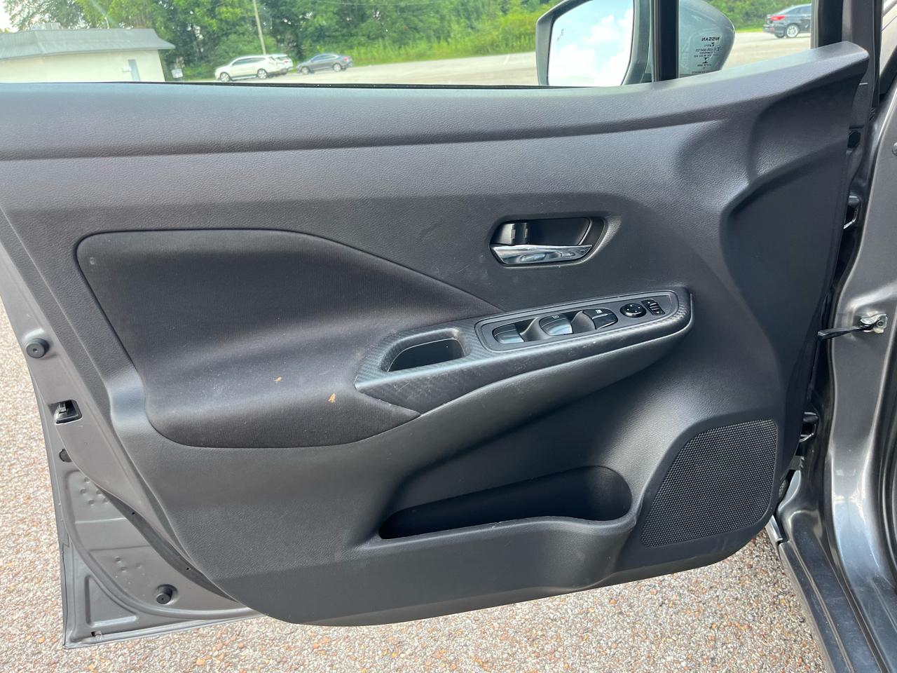 Nissan Versa SV CVT 2021