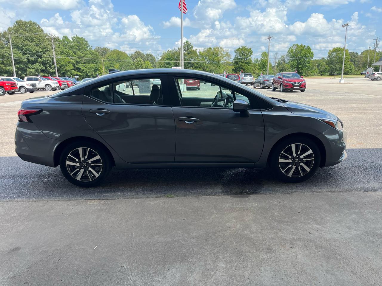Nissan Versa SV CVT 2021