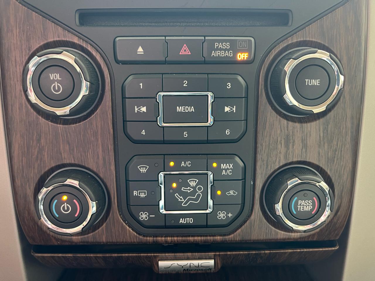 Ford F-150 2WD SuperCab 145" Lariat 2013