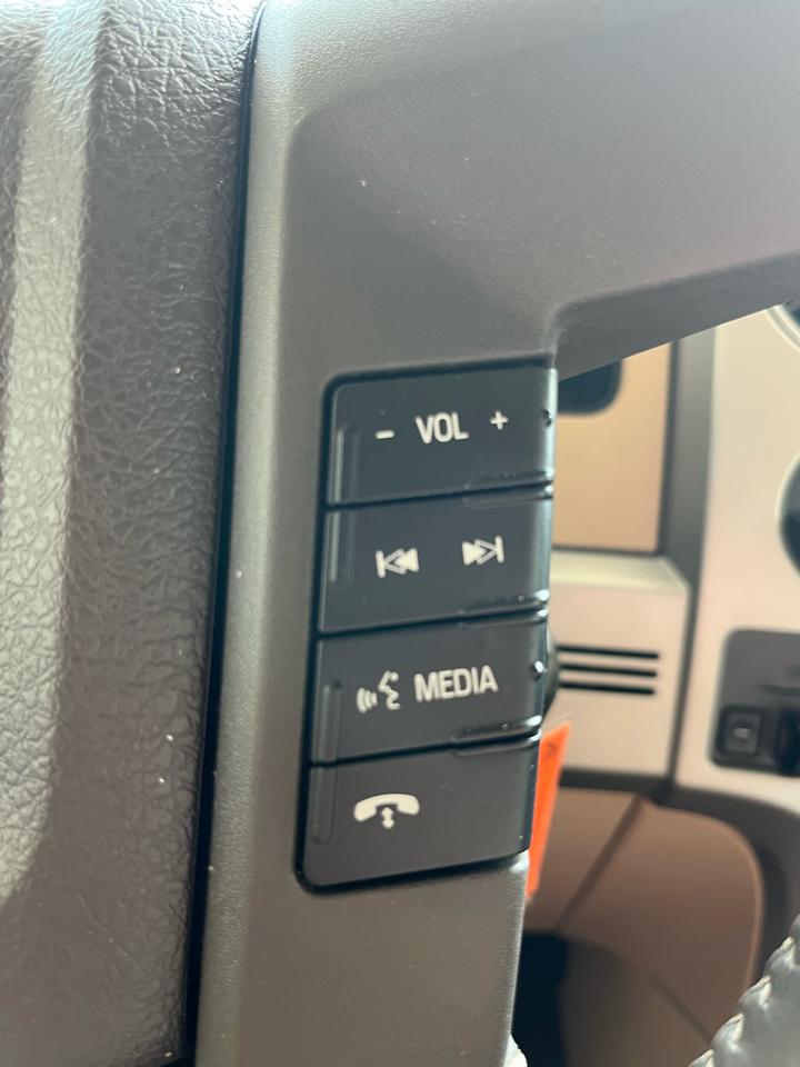 Ford F-150 2WD SuperCab 145" Lariat 2013